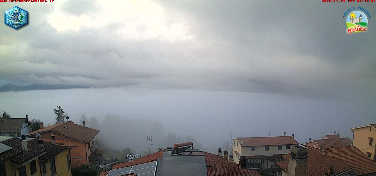 Vigilia di Natale 2018 un lago di nebbia